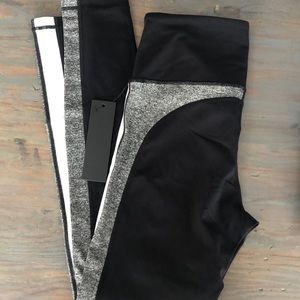 Athletic leggings. Full length